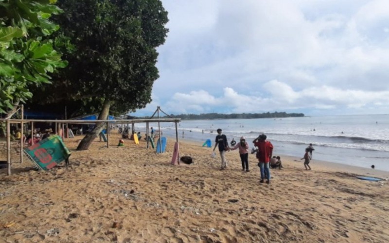 Sejumlah Lokasi Wisata Pantai di Pandeglang Tetap Buka